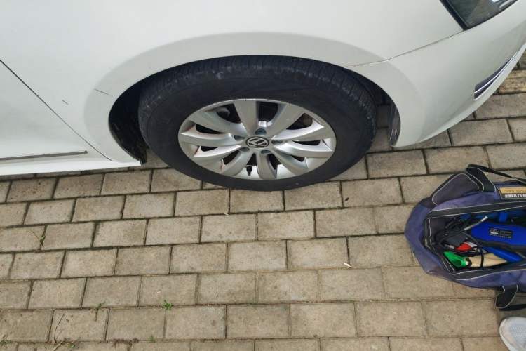 Used Volkswagen Passat 2014 1.8TSI DSG Prestige Edition Right Front Wheel Hub