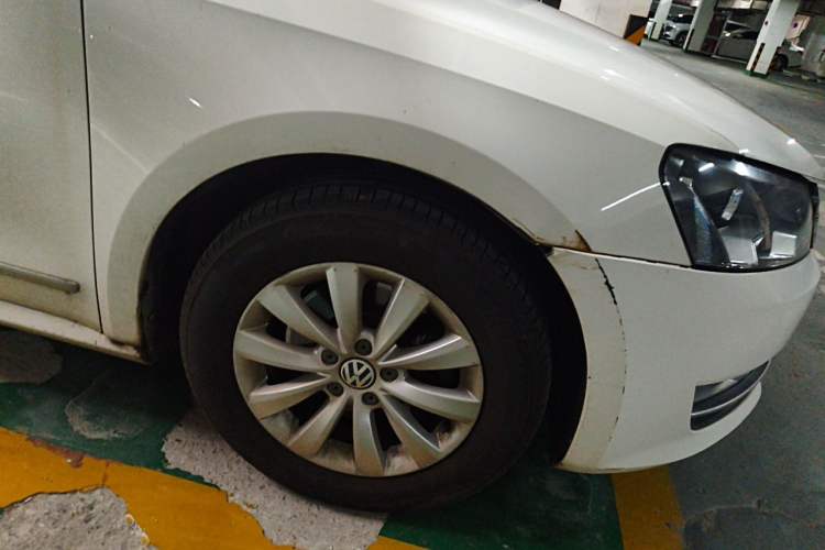 Used Volkswagen Passat 2014 1.8TSI DSG Prestige Edition Right Front Wheel Hub