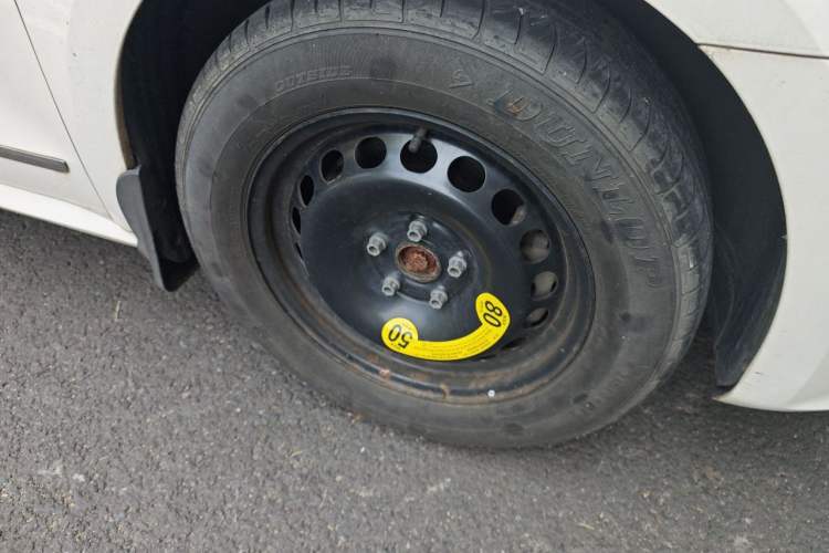 Used Volkswagen Passat 2014 1.8TSI DSG Prestige Navigation Edition Right Front Wheel Hub
