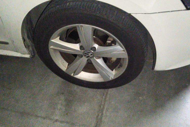Used Volkswagen Passat 2014 1.8TSI DSG Prestige Edition Right Front Wheel Hub