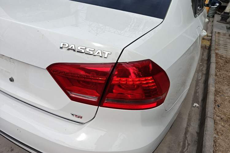 Used Volkswagen Passat 2014 1.8TSI DSG Prestige Edition Right Rear Taillight