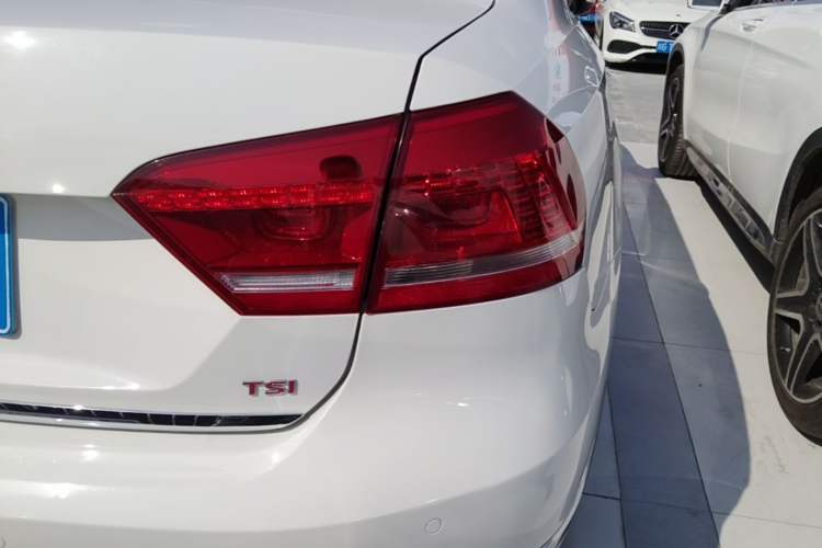 Used Volkswagen Passat 2014 2.0 TSI DSG Ultimate Edition Right Rear Taillight
