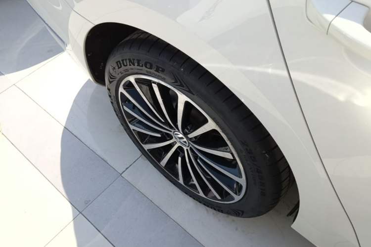 Used Volkswagen Passat 2014 2.0 TSI DSG Ultimate Edition Right Rear Wheel Hub