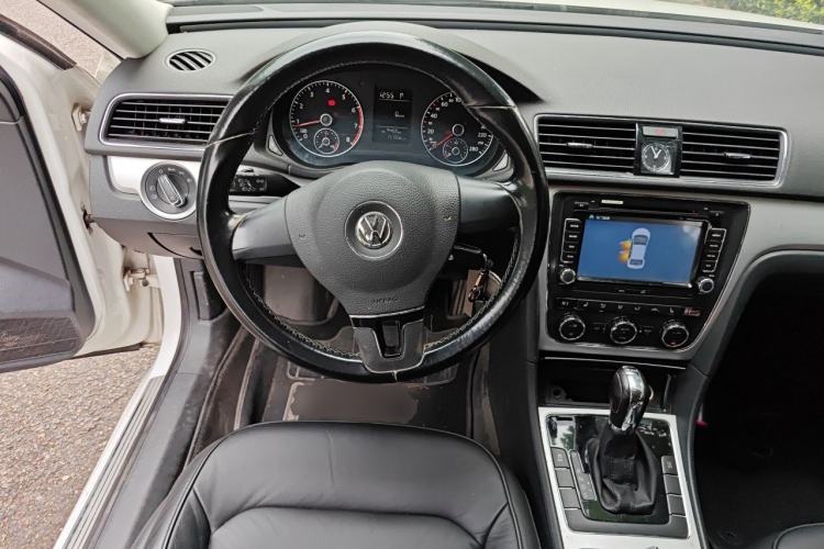 Used Volkswagen Passat 2014 1.8TSI DSG Prestige Edition Steering Wheel