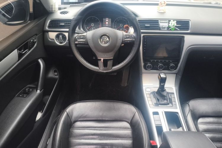 Used Volkswagen Passat 2014 2.0 TSI DSG Prestige Navigation Edition Steering Wheel