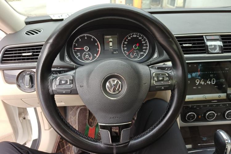 Used Volkswagen Passat 2014 1.8TSI DSG Prestige Edition Steering Wheel