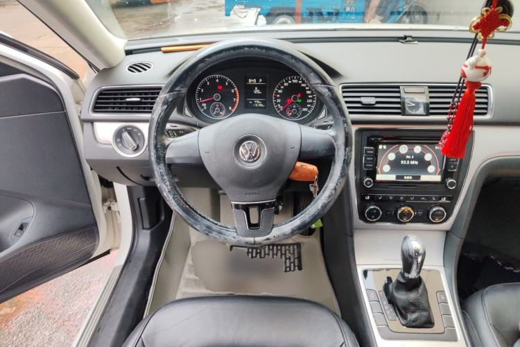 Used Volkswagen Passat 2014 1.8TSI DSG Prestige Navigation Edition Steering Wheel