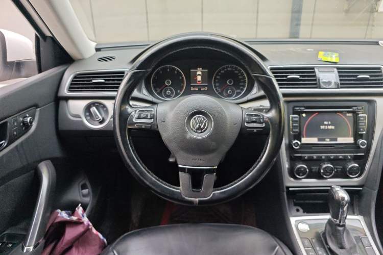Used Volkswagen Passat 2014 1.8TSI DSG Prestige Navigation Edition Steering Wheel