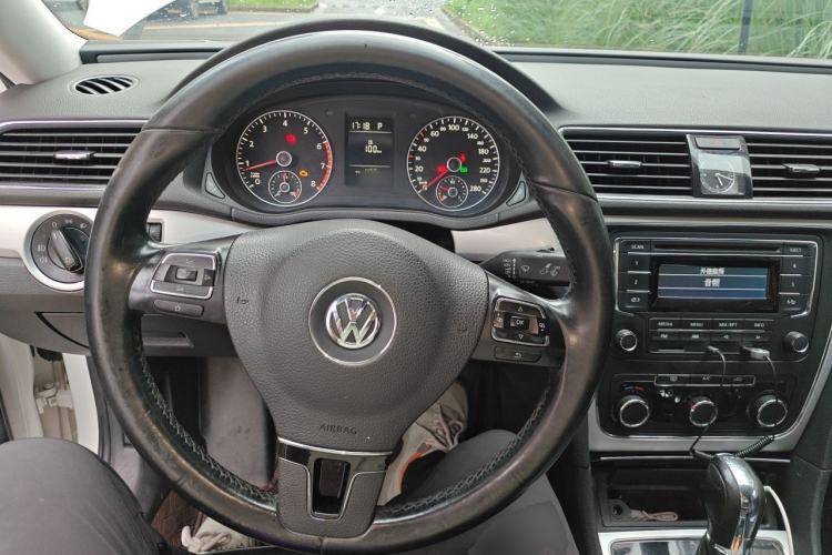 Used Volkswagen Passat 2014 1.8TSI DSG Prestige Edition Steering Wheel
