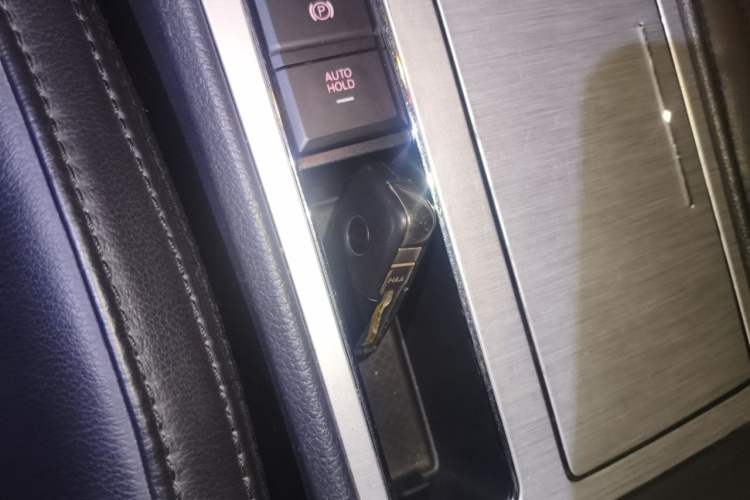 Used Volkswagen Passat 2014 2.0 TSI DSG Prestige Navigation Edition Vehicle Key