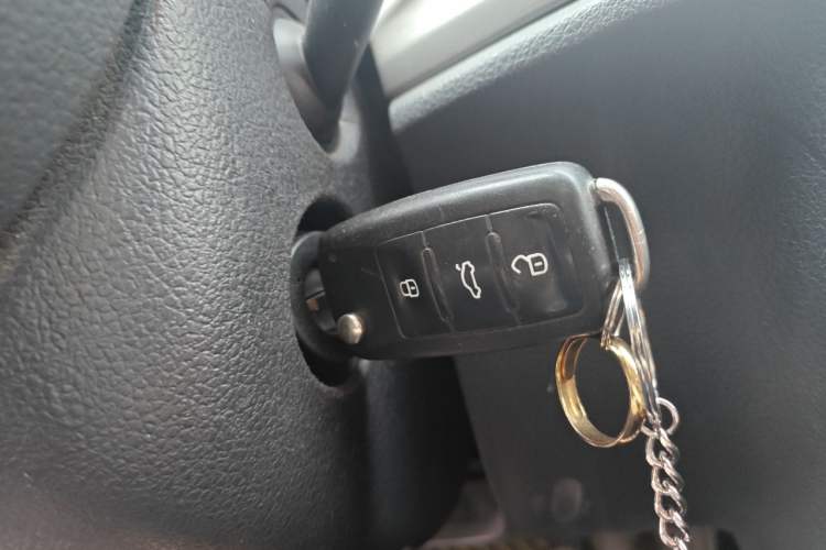 Used Volkswagen Passat 2014 1.4TSI Manual Luxury Edition Vehicle Key