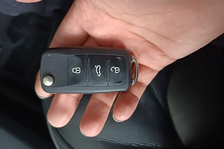 Used Volkswagen Passat 2014 1.8TSI DSG Prestige Navigation Edition Vehicle Key