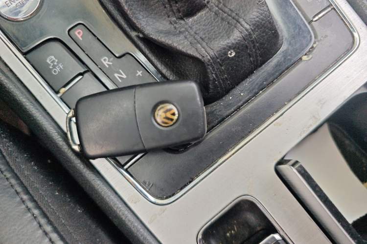Used Volkswagen Passat 2014 1.8TSI DSG Prestige Navigation Edition Vehicle Key