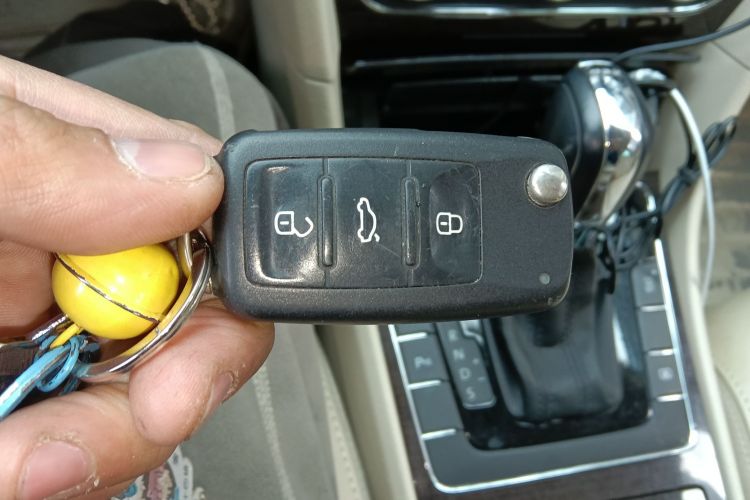 Used Volkswagen Passat 2014 1.8TSI DSG Prestige Navigation Edition Vehicle Key