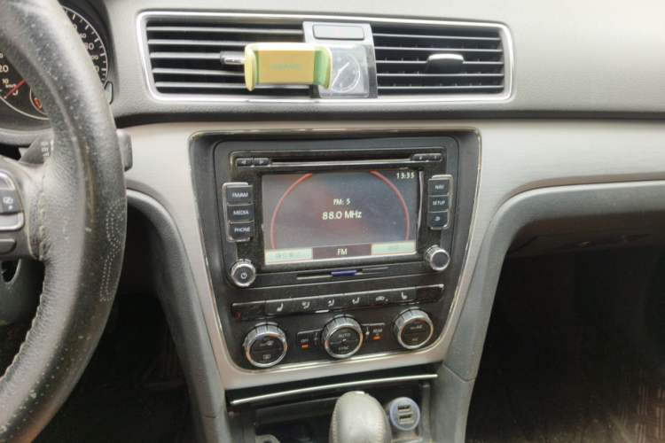 Used Volkswagen Passat 2014 1.8TSI DSG Prestige Navigation Edition Audio And AC Panel