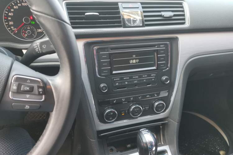 Used Volkswagen Passat 2014 1.8TSI DSG Prestige Edition Audio And AC Panel