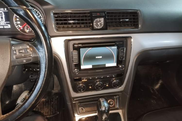 Used Volkswagen Passat 2014 1.8TSI DSG Prestige Edition Audio And AC Panel
