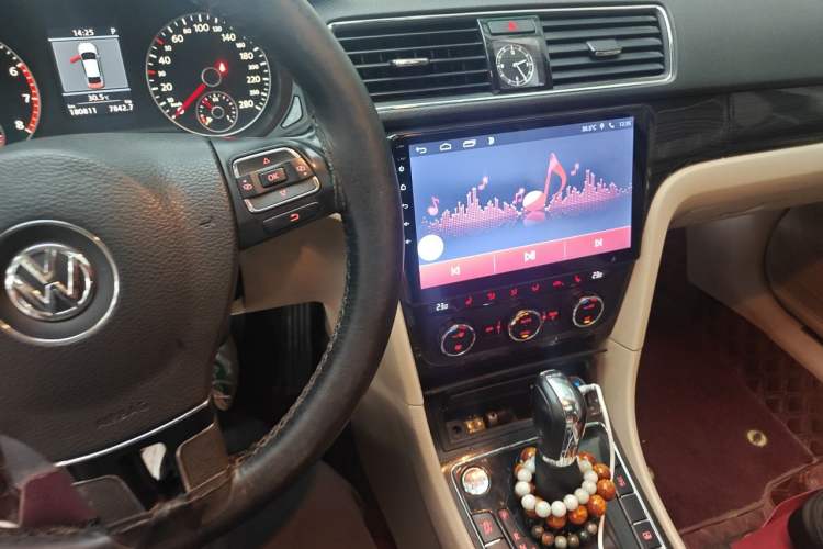 Used Volkswagen Passat 2014 1.8TSI DSG Prestige Edition Audio And AC Panel