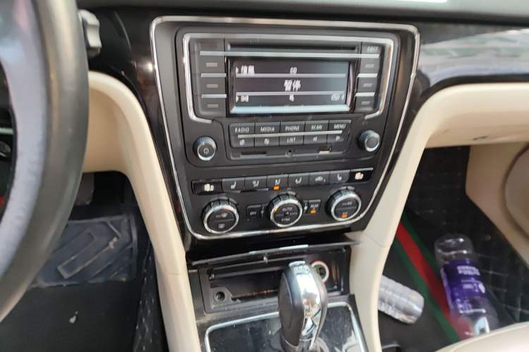 Used Volkswagen Passat 2014 1.8TSI DSG Prestige Edition Audio And AC Panel