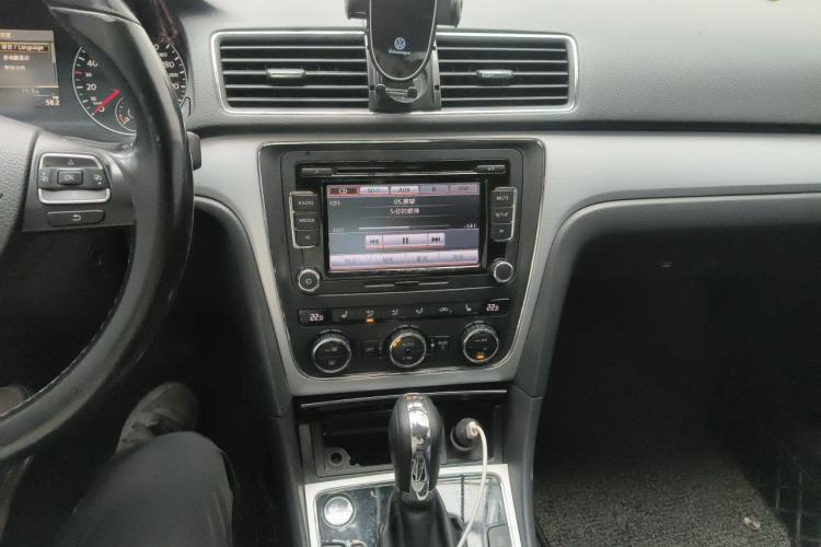 Used Volkswagen Passat 2014 1.8TSI DSG Prestige Edition Audio And AC Panel