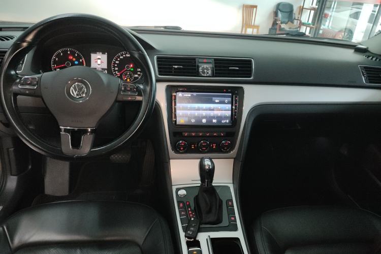 Used Volkswagen Passat 2014 1.8TSI DSG Prestige Edition Center Console