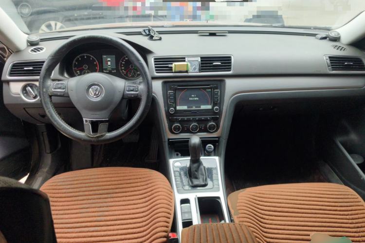Used Volkswagen Passat 2014 1.8TSI DSG Prestige Navigation Edition Center Console