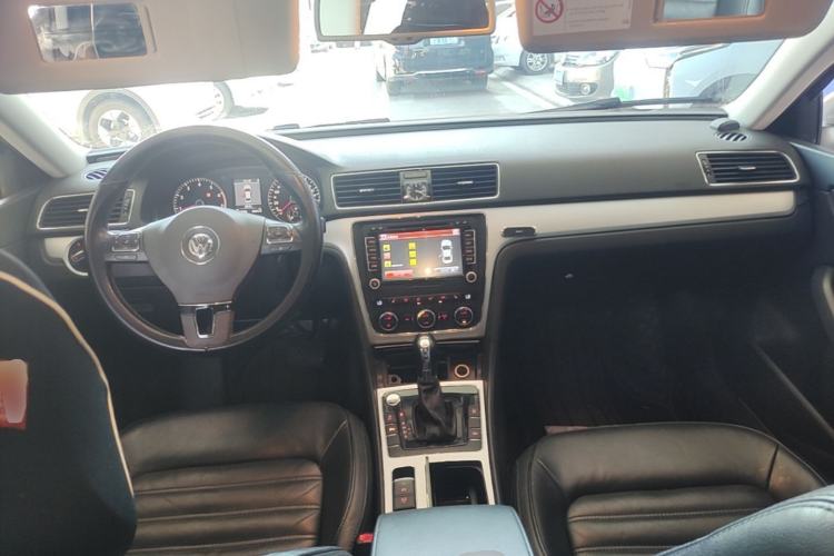 Used Volkswagen Passat 2014 1.8TSI DSG Prestige Edition Center Console