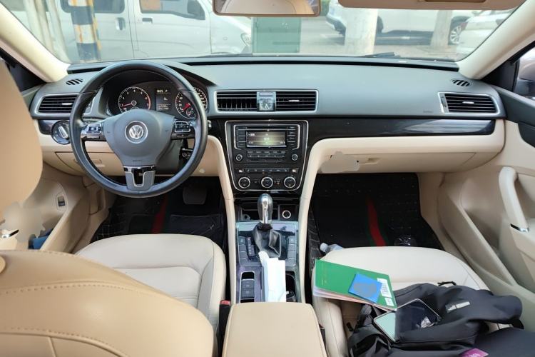 Used Volkswagen Passat 2014 1.8TSI DSG Prestige Edition Center Console