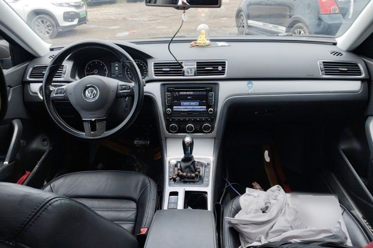 Used Volkswagen Passat 2014 1.8TSI DSG Prestige Edition Center Console
