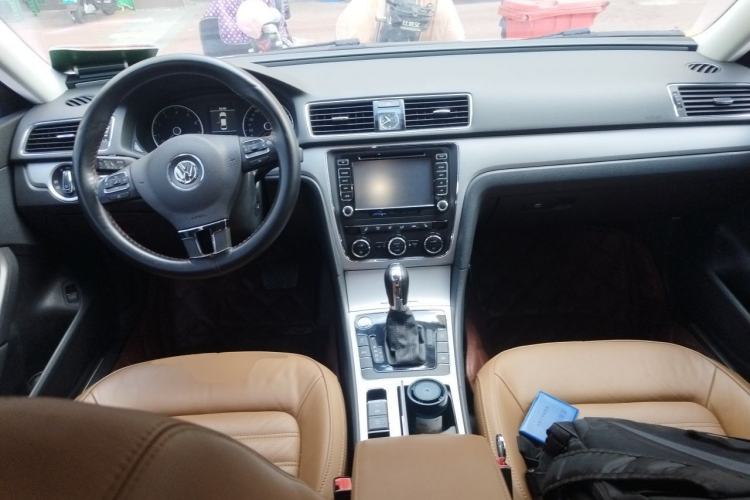 Used Volkswagen Passat 2014 1.8TSI DSG Prestige Edition Center Console
