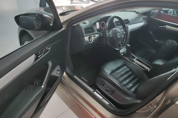 Used Volkswagen Passat 2014 1.8TSI DSG Prestige Edition Driver Seat