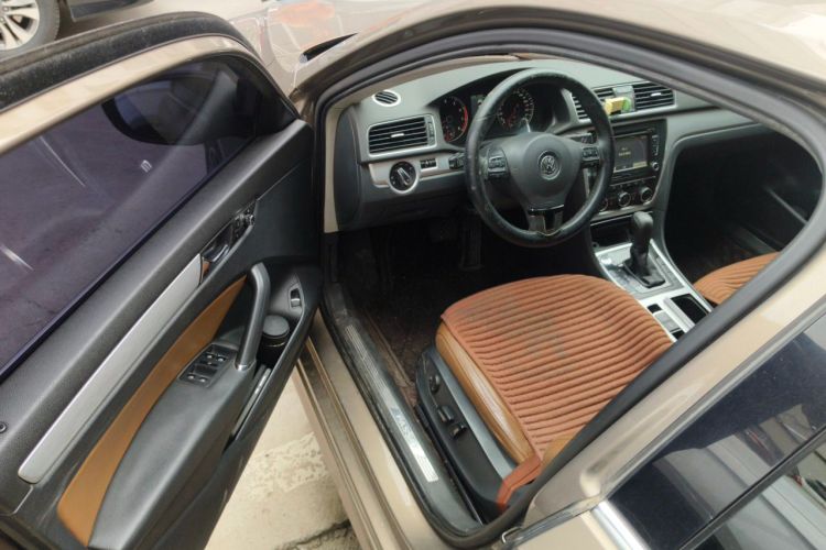 Used Volkswagen Passat 2014 1.8TSI DSG Prestige Navigation Edition Driver Seat