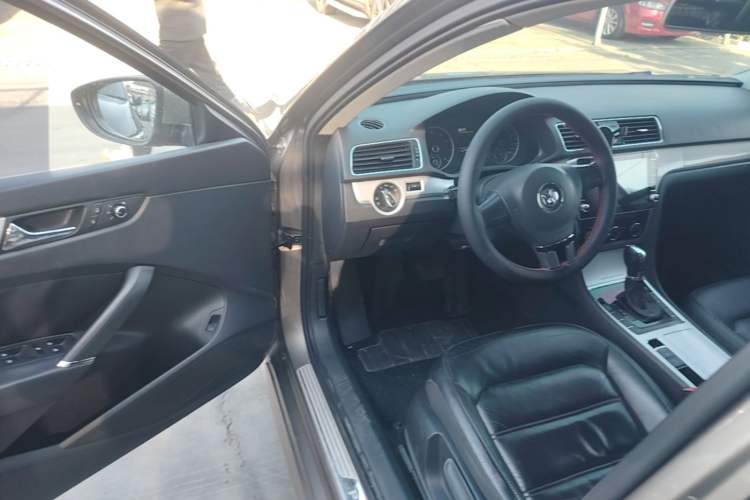 Used Volkswagen Passat 2014 1.8TSI DSG Prestige Edition Driver Seat