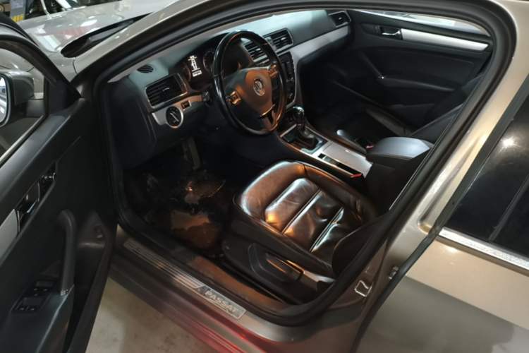 Used Volkswagen Passat 2014 1.8TSI DSG Prestige Edition Driver Seat