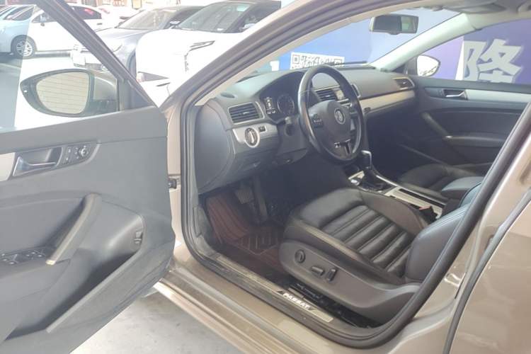 Used Volkswagen Passat 2014 1.8TSI DSG Prestige Edition Driver Seat