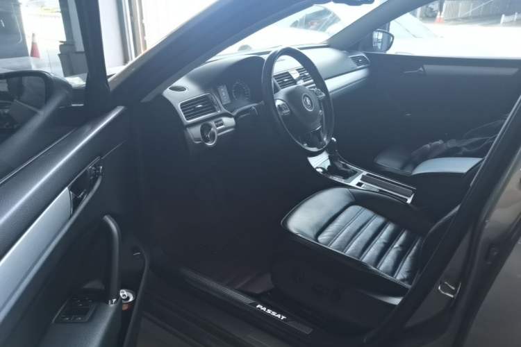 Used Volkswagen Passat 2014 1.8TSI DSG Prestige Edition Driver Seat