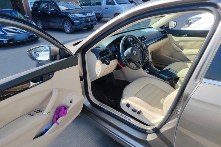 Used Volkswagen Passat 2014 1.8TSI DSG Prestige Edition Driver Seat