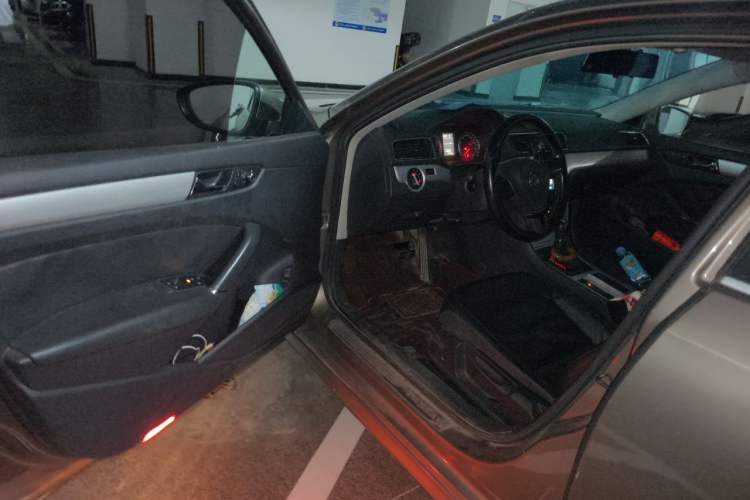 Used Volkswagen Passat 2014 1.8TSI DSG Prestige Edition Driver Seat