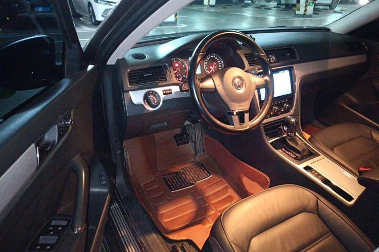 Used Volkswagen Passat 2014 1.8TSI DSG Prestige Edition Driver Seat
