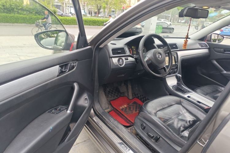 Used Volkswagen Passat 2014 1.8TSI DSG Prestige Navigation Edition Driver Seat