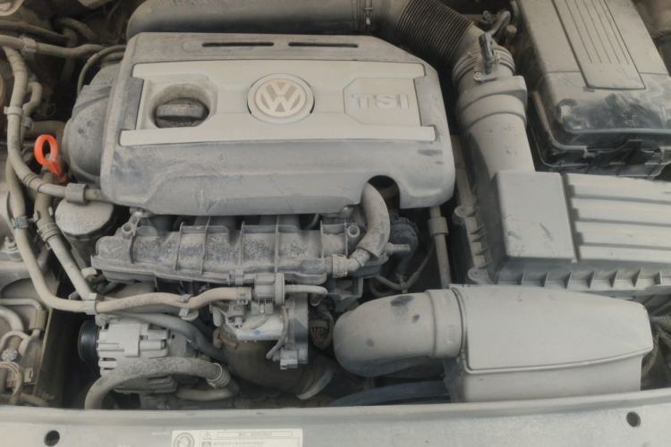 Used Volkswagen Passat 2014 1.8TSI DSG Prestige Navigation Edition Engine Bay