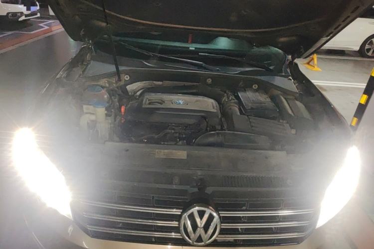Used Volkswagen Passat 2014 1.8TSI DSG Prestige Edition Engine Bay