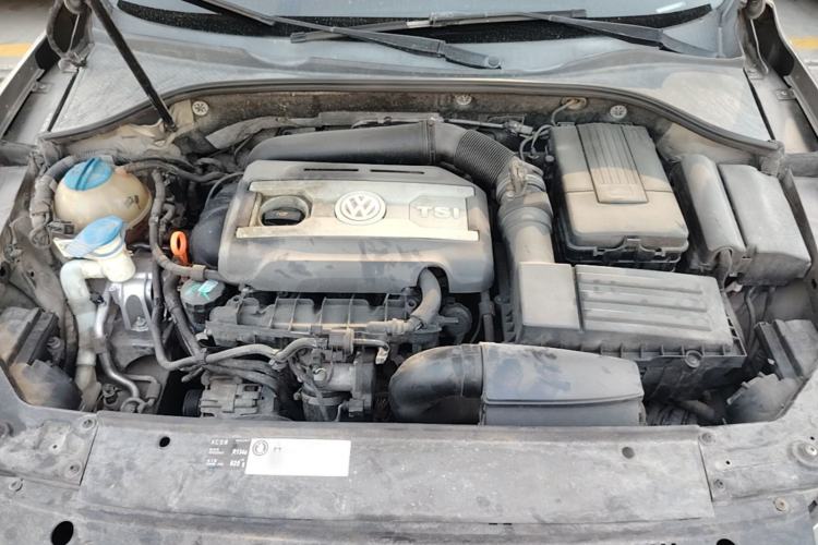 Used Volkswagen Passat 2014 1.8TSI DSG Prestige Edition Engine Bay