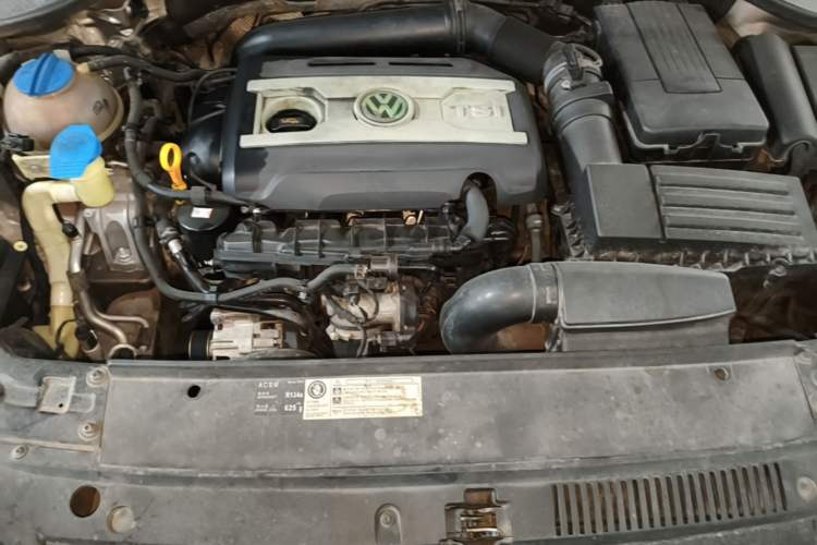 Used Volkswagen Passat 2014 1.8TSI DSG Prestige Edition Engine Bay