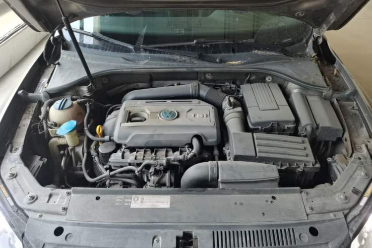 Used Volkswagen Passat 2014 1.8TSI DSG Prestige Edition Engine Bay