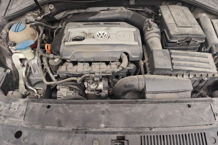 Used Volkswagen Passat 2014 1.8TSI DSG Prestige Edition Engine Bay
