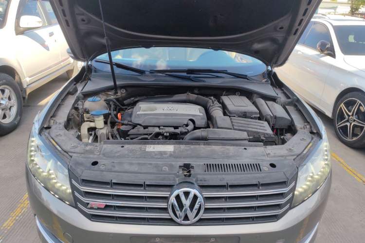 Used Volkswagen Passat 2014 1.8TSI DSG Prestige Edition Engine Bay