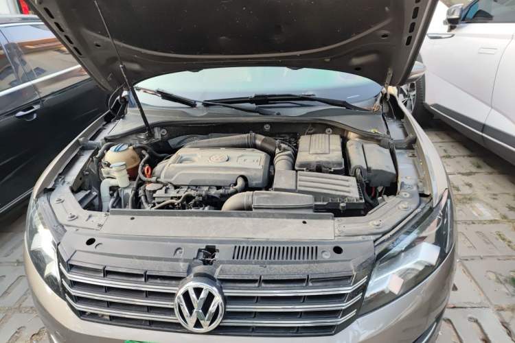 Used Volkswagen Passat 2014 1.8TSI DSG Prestige Edition Engine Bay