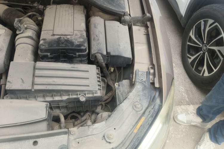 Used Volkswagen Passat 2014 1.8TSI DSG Prestige Navigation Edition Engine Bay Left