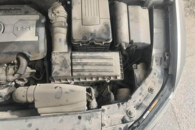 Used Volkswagen Passat 2014 1.8TSI DSG Prestige Edition Engine Bay Left